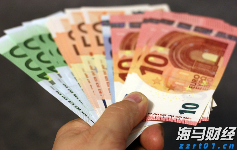 联想集团(00992)的AI投资布局